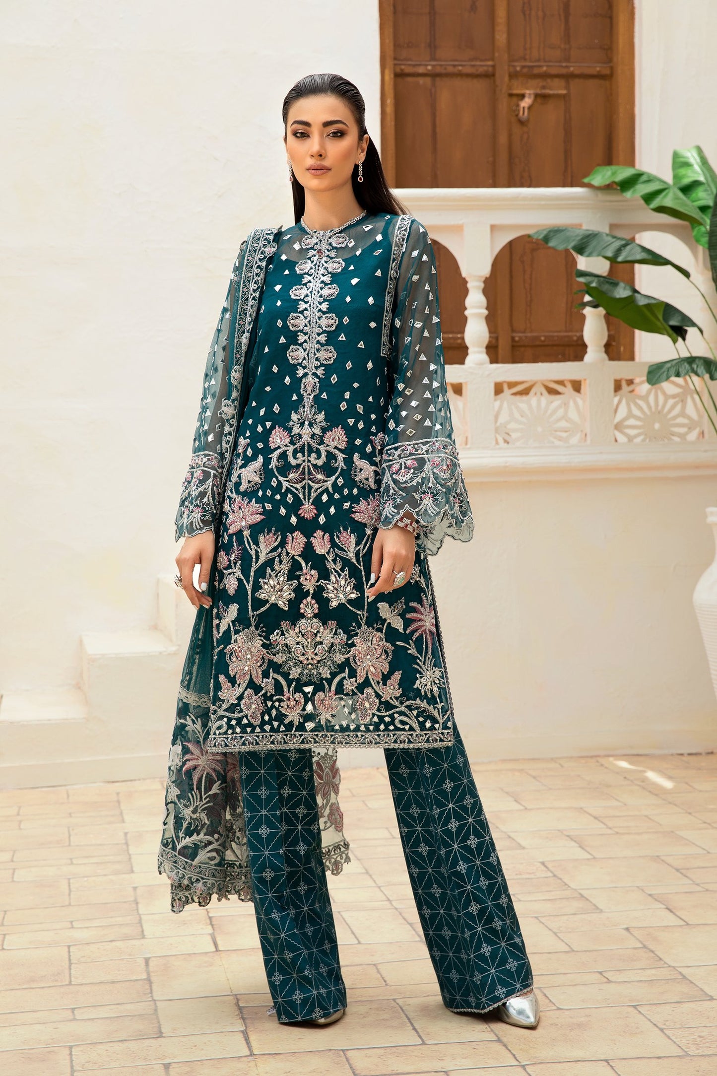 SEHAR | Maryam Hussain Marwa Festive Chapter 2 Collection 2021 | Unstitched Embroidered Suits