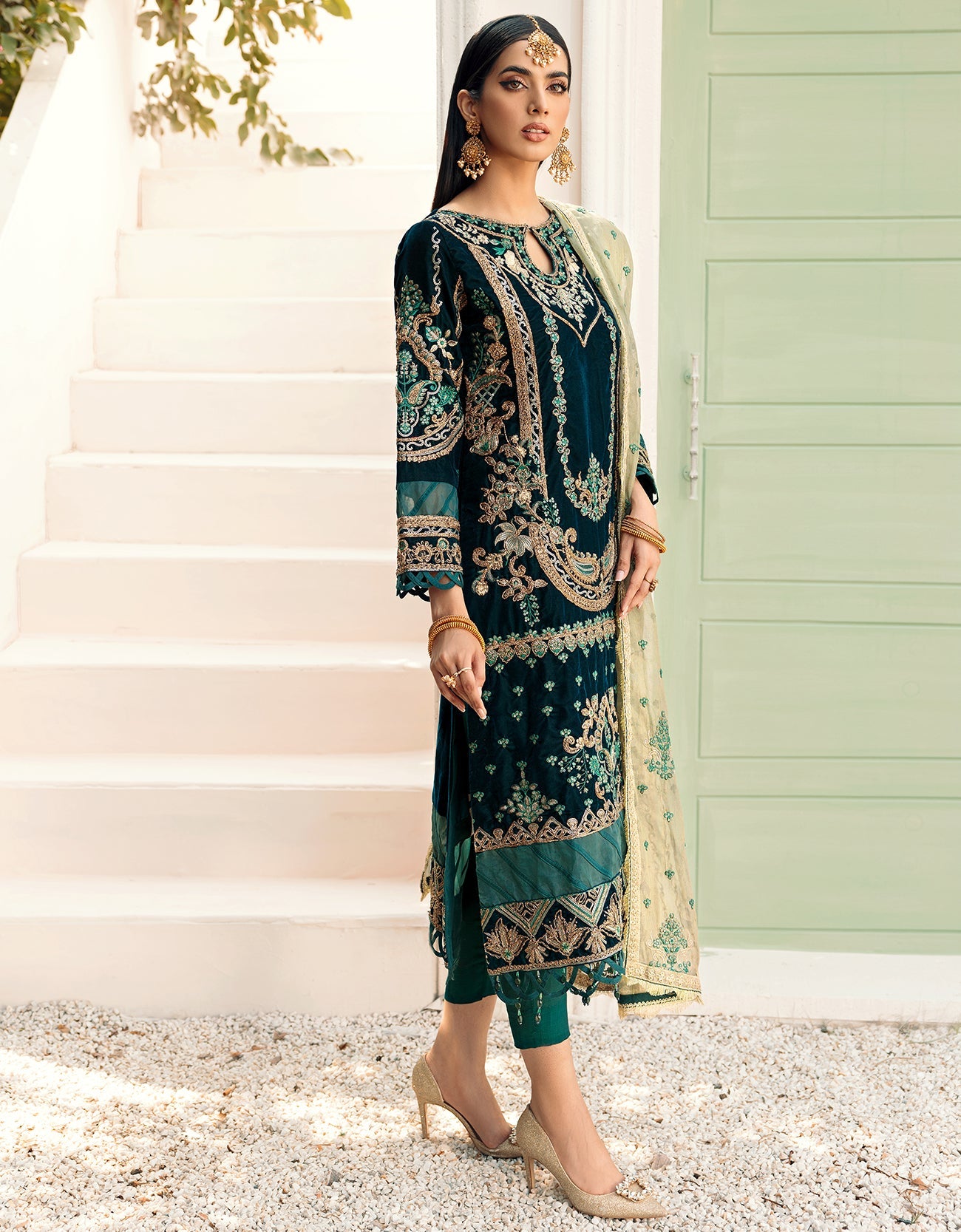 MK-302 | Emaan Adeel Makhmal Collection 2022 | Unstitched & Stitched Embroidered Valvet Suits