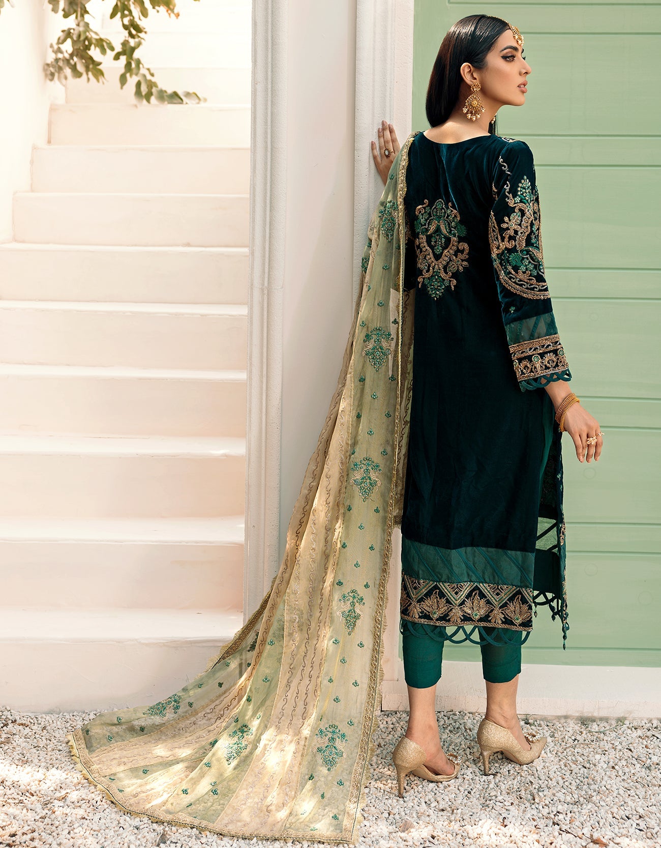 MK-302 | Emaan Adeel Makhmal Collection 2022 | Unstitched & Stitched Embroidered Valvet Suits