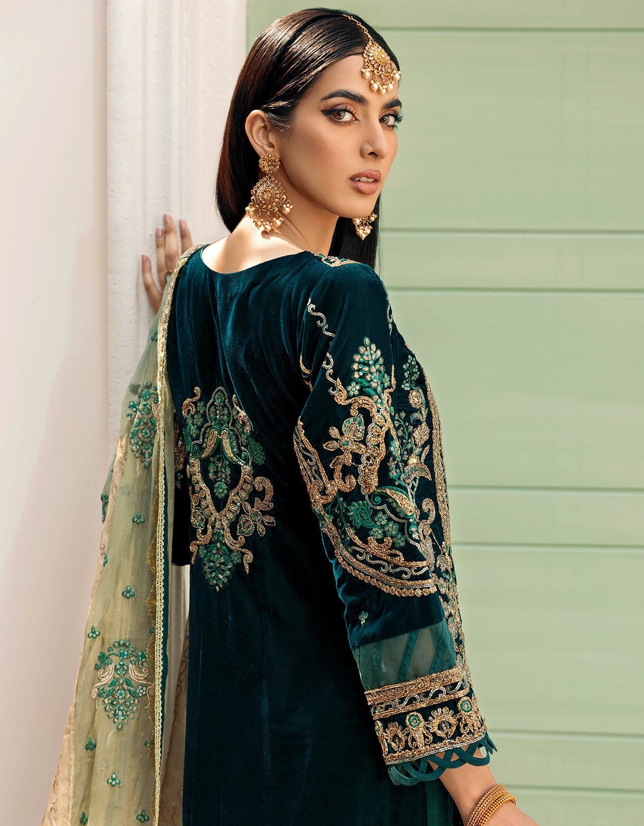 MK-302 | Emaan Adeel Makhmal Collection 2022 | Unstitched & Stitched Embroidered Valvet Suits