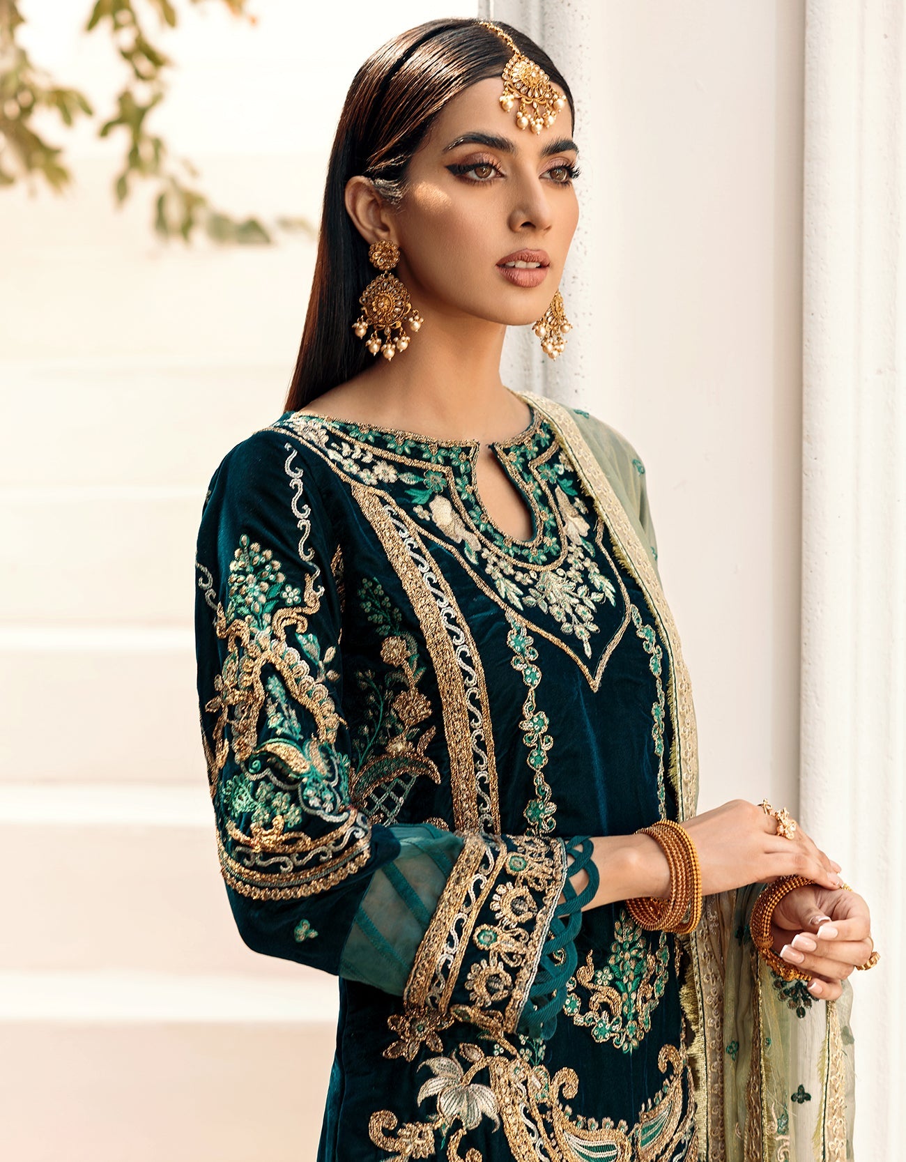 MK-302 | Emaan Adeel Makhmal Collection 2022 | Unstitched & Stitched Embroidered Valvet Suits