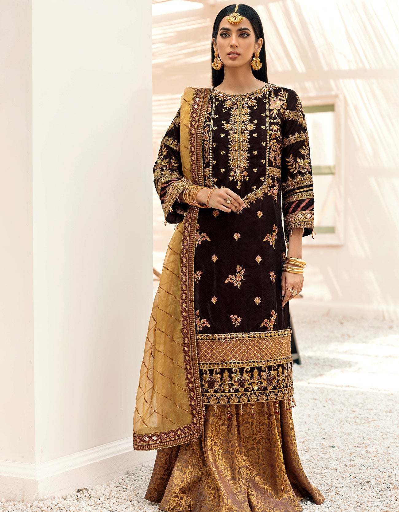 MK-303 | Emaan Adeel Makhmal Collection 2022 | Unstitched & Stitched Embroidered Valvet Suits