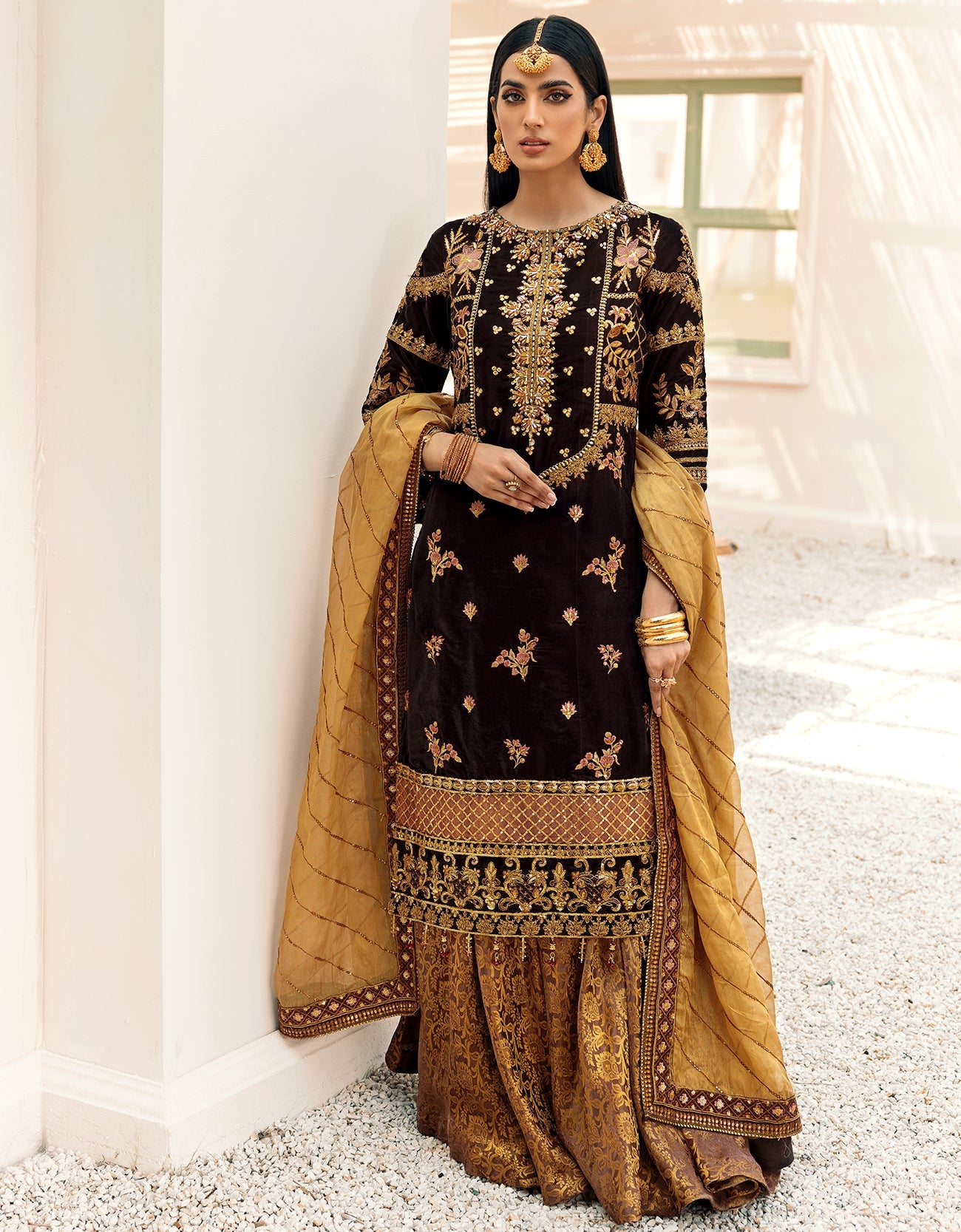 MK-303 | Emaan Adeel Makhmal Collection 2022 | Unstitched & Stitched Embroidered Valvet Suits