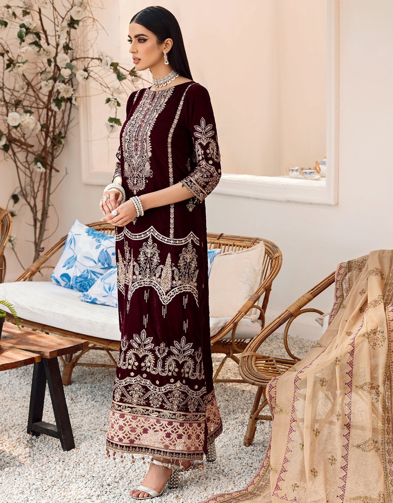 MK-304 | Emaan Adeel Makhmal Collection 2022 | Unstitched & Stitched Embroidered Valvet Suits
