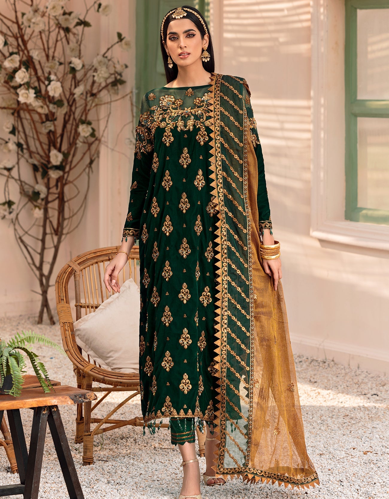 MK-305 | Emaan Adeel Makhmal Collection 2022 | Unstitched & Stitched Embroidered Valvet Suits