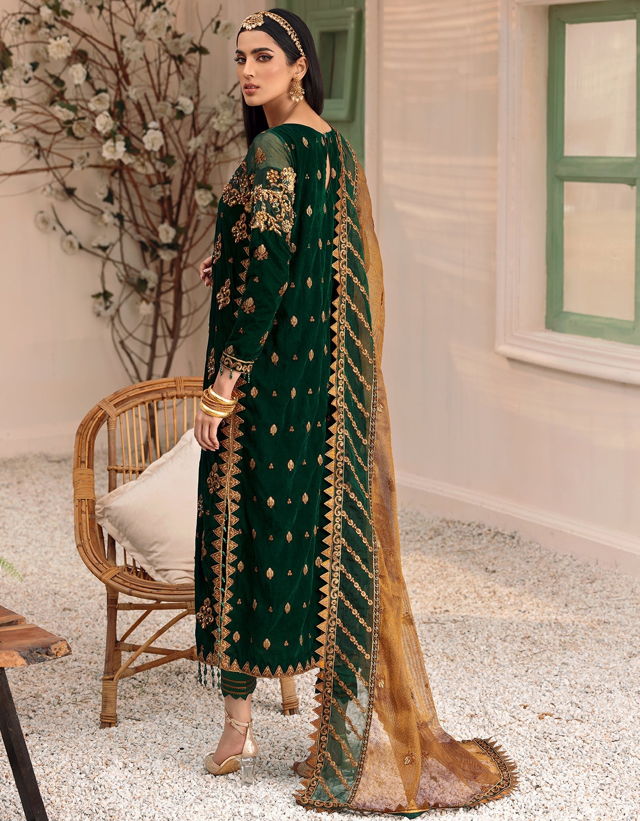 MK-305 | Emaan Adeel Makhmal Collection 2022 | Unstitched & Stitched Embroidered Valvet Suits