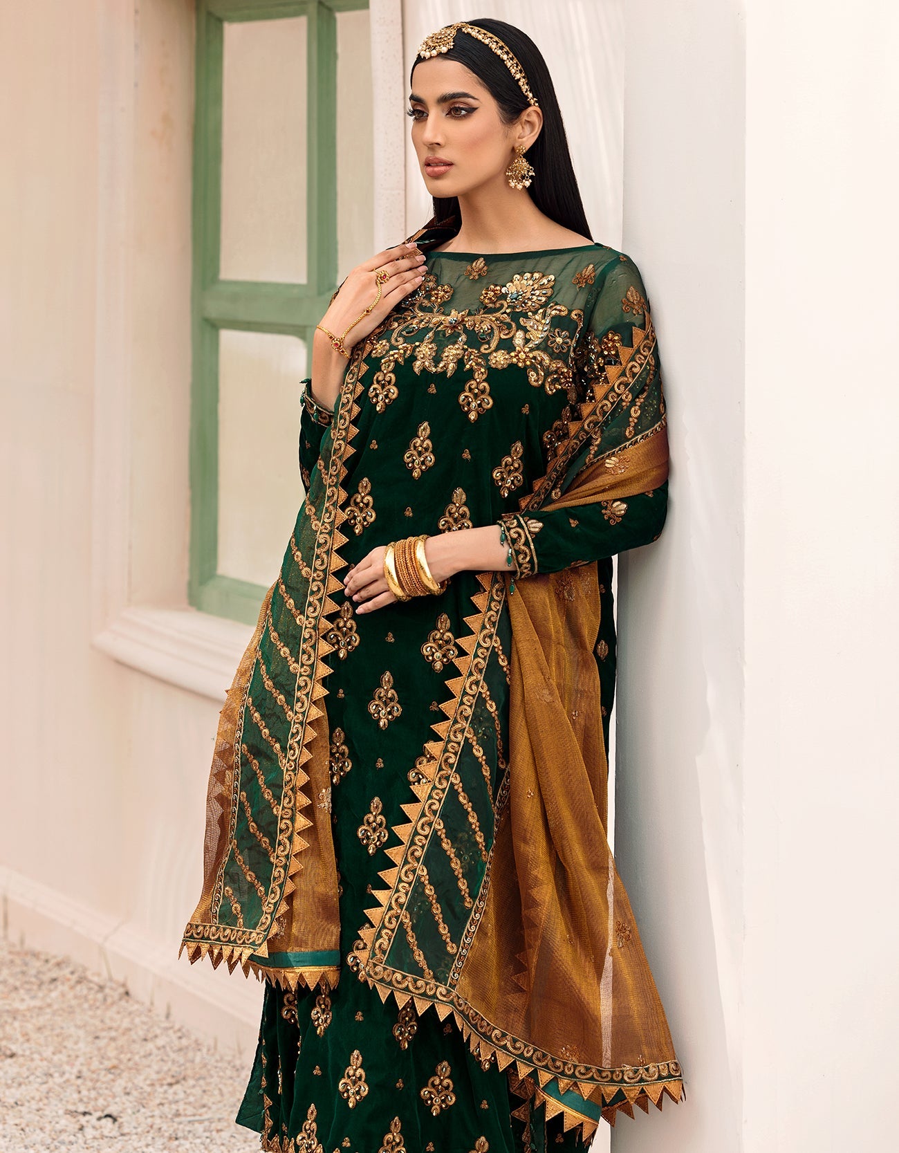 MK-305 | Emaan Adeel Makhmal Collection 2022 | Unstitched & Stitched Embroidered Valvet Suits