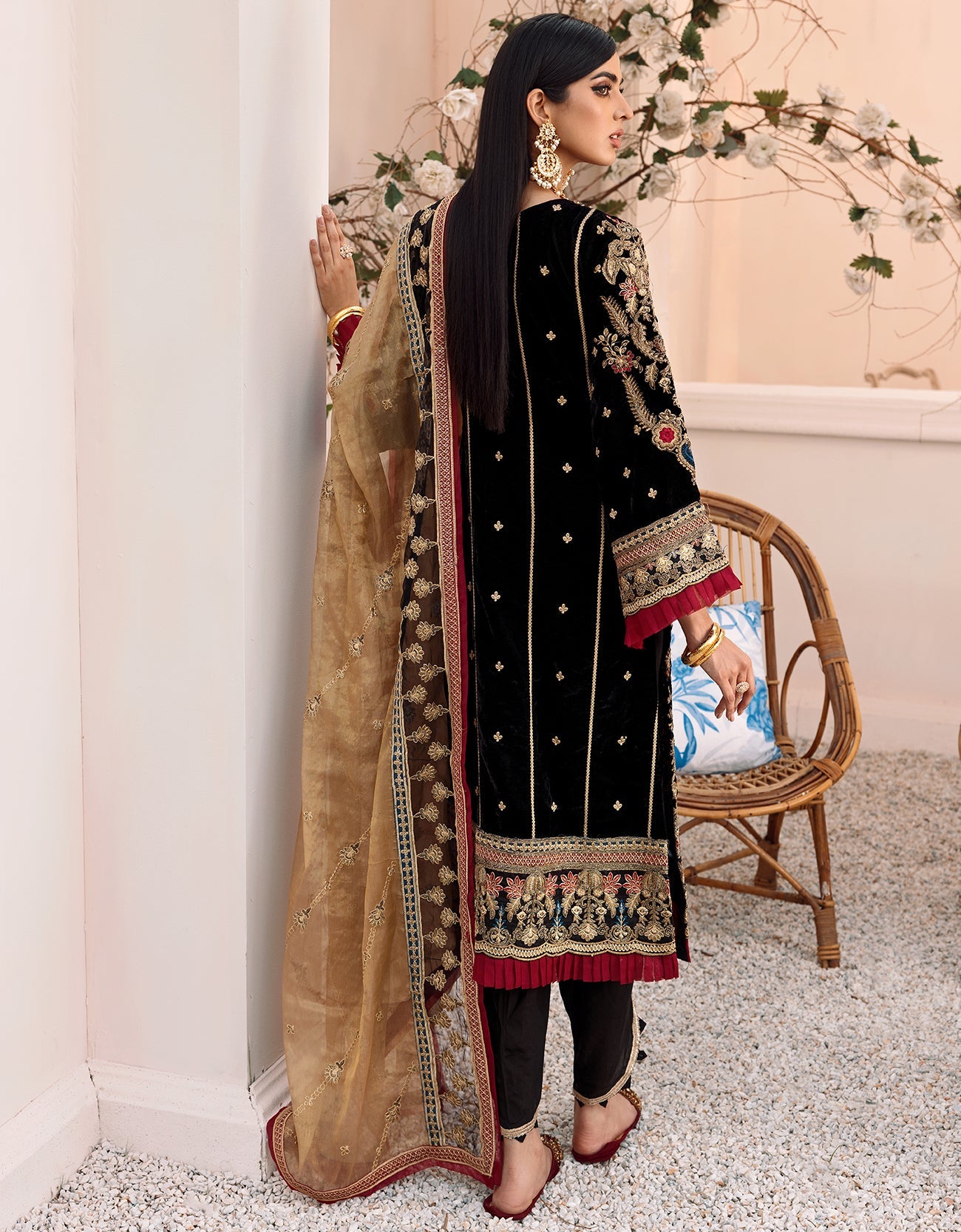 MK-307 | Emaan Adeel Makhmal Collection 2022 | Unstitched & Stitched Embroidered Valvet Suits