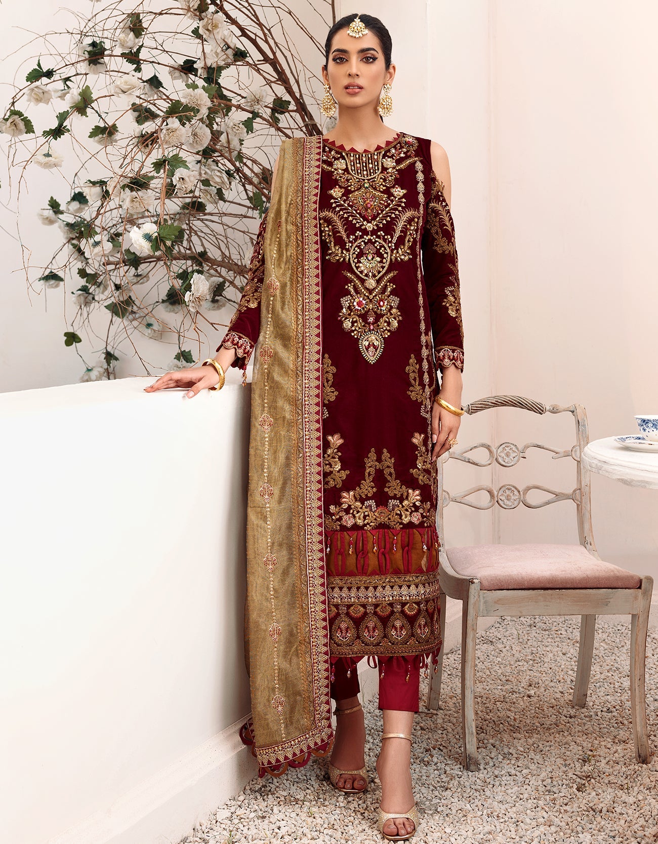 MK-308 | Emaan Adeel Makhmal Collection 2022 | Unstitched & Stitched Embroidered Valvet Suits