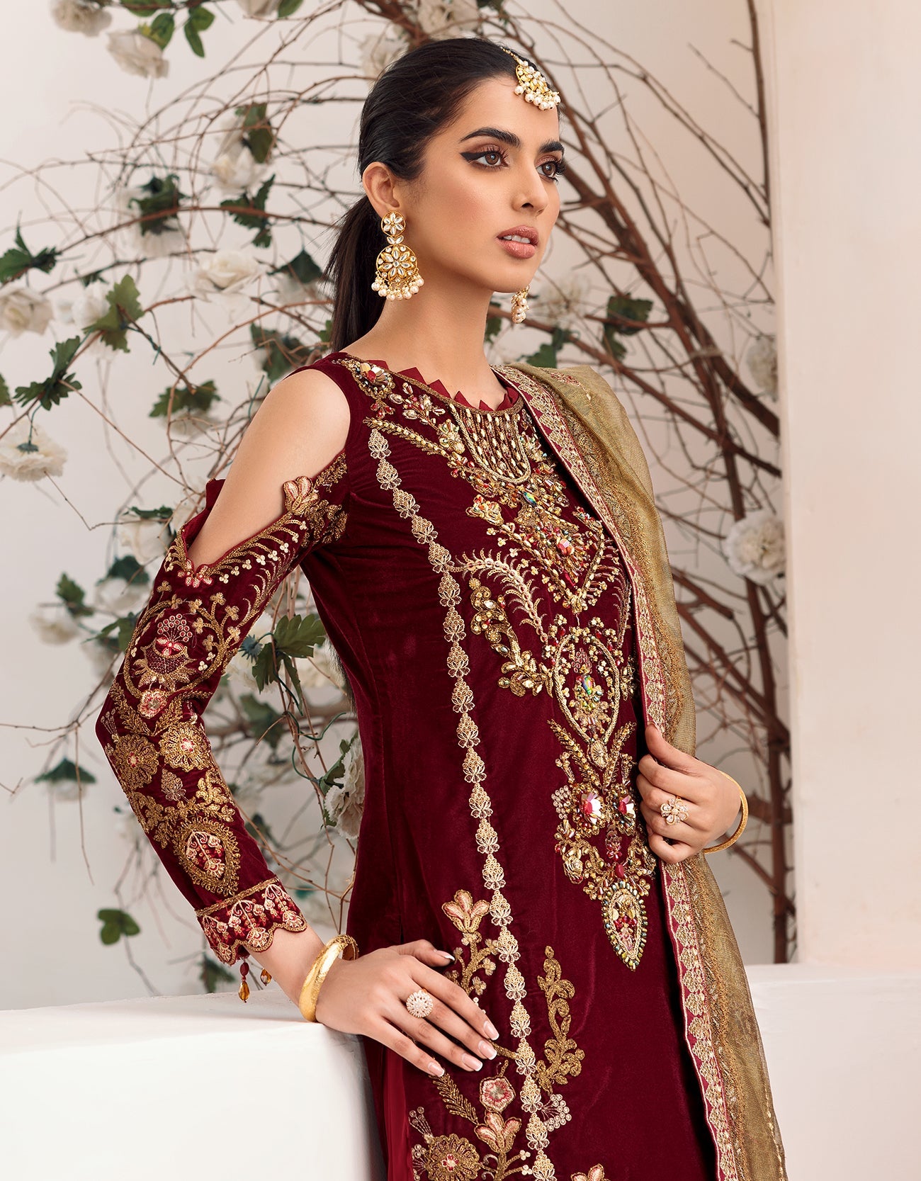 MK-308 | Emaan Adeel Makhmal Collection 2022 | Unstitched & Stitched Embroidered Valvet Suits