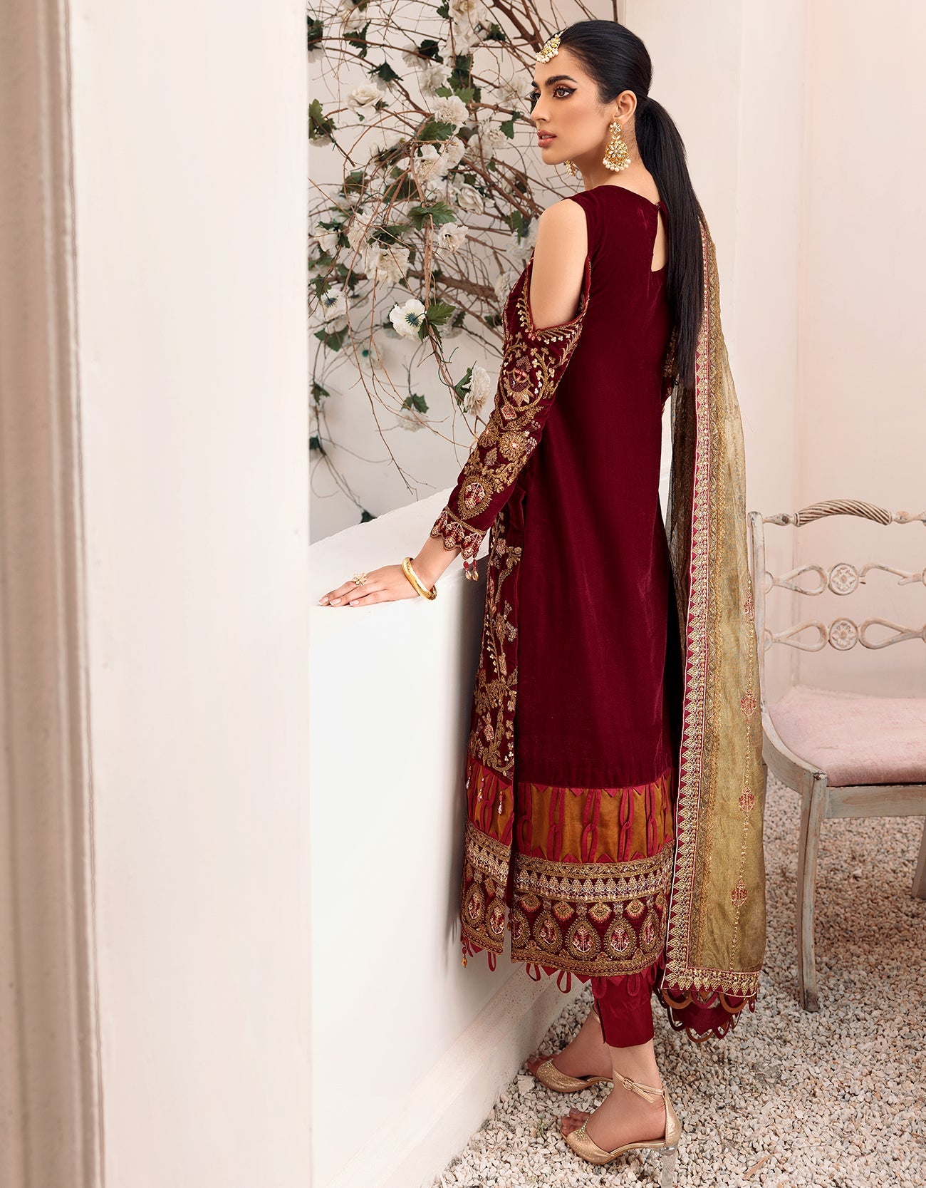 MK-308 | Emaan Adeel Makhmal Collection 2022 | Unstitched & Stitched Embroidered Valvet Suits