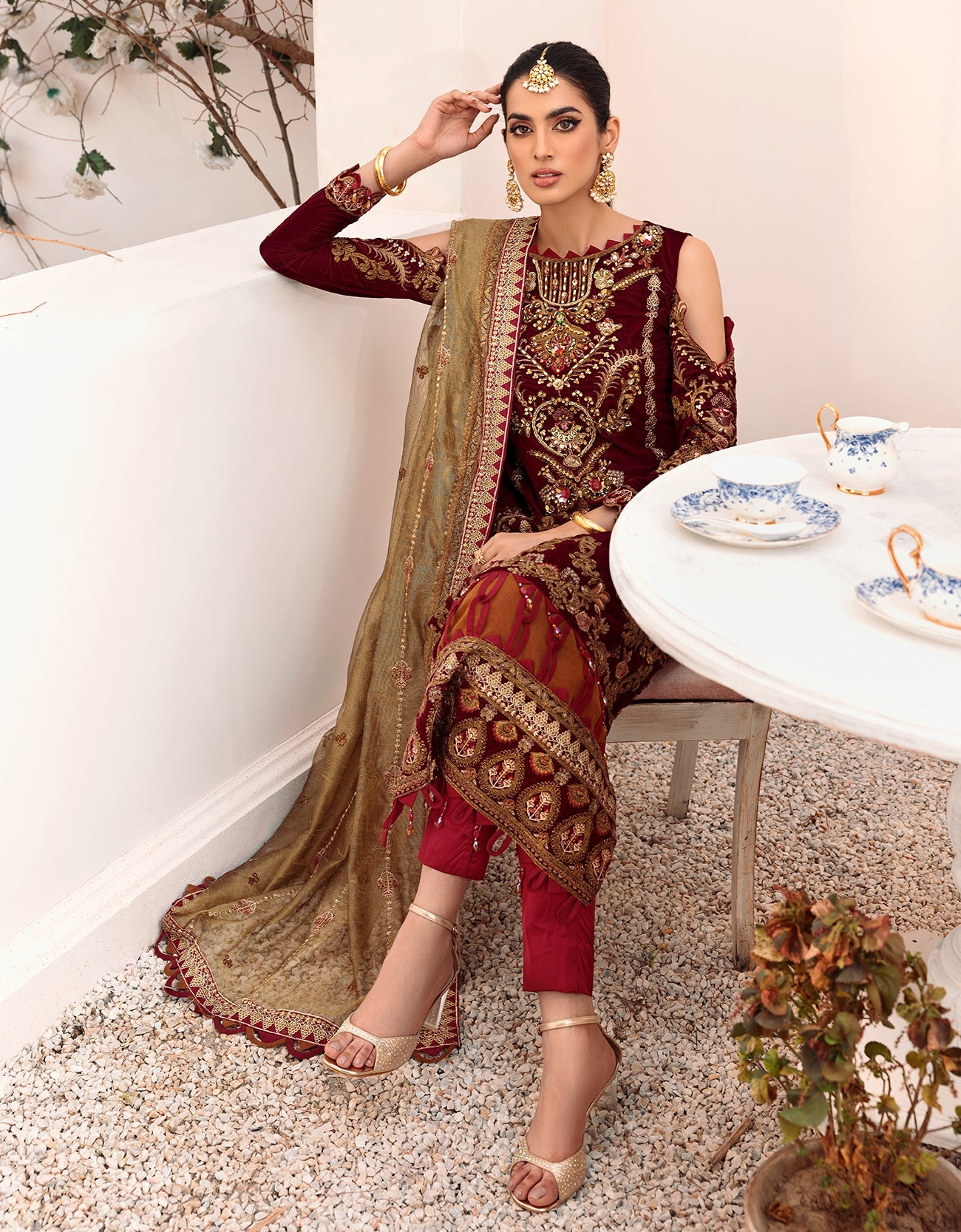 MK-308 | Emaan Adeel Makhmal Collection 2022 | Unstitched & Stitched Embroidered Valvet Suits