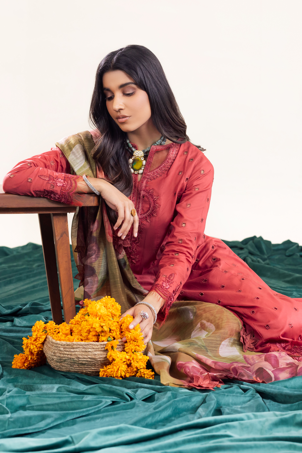 AL-03 Daanaa | Iznik Aashiyan Embroidered Unstitched Festive Lawn Collection23