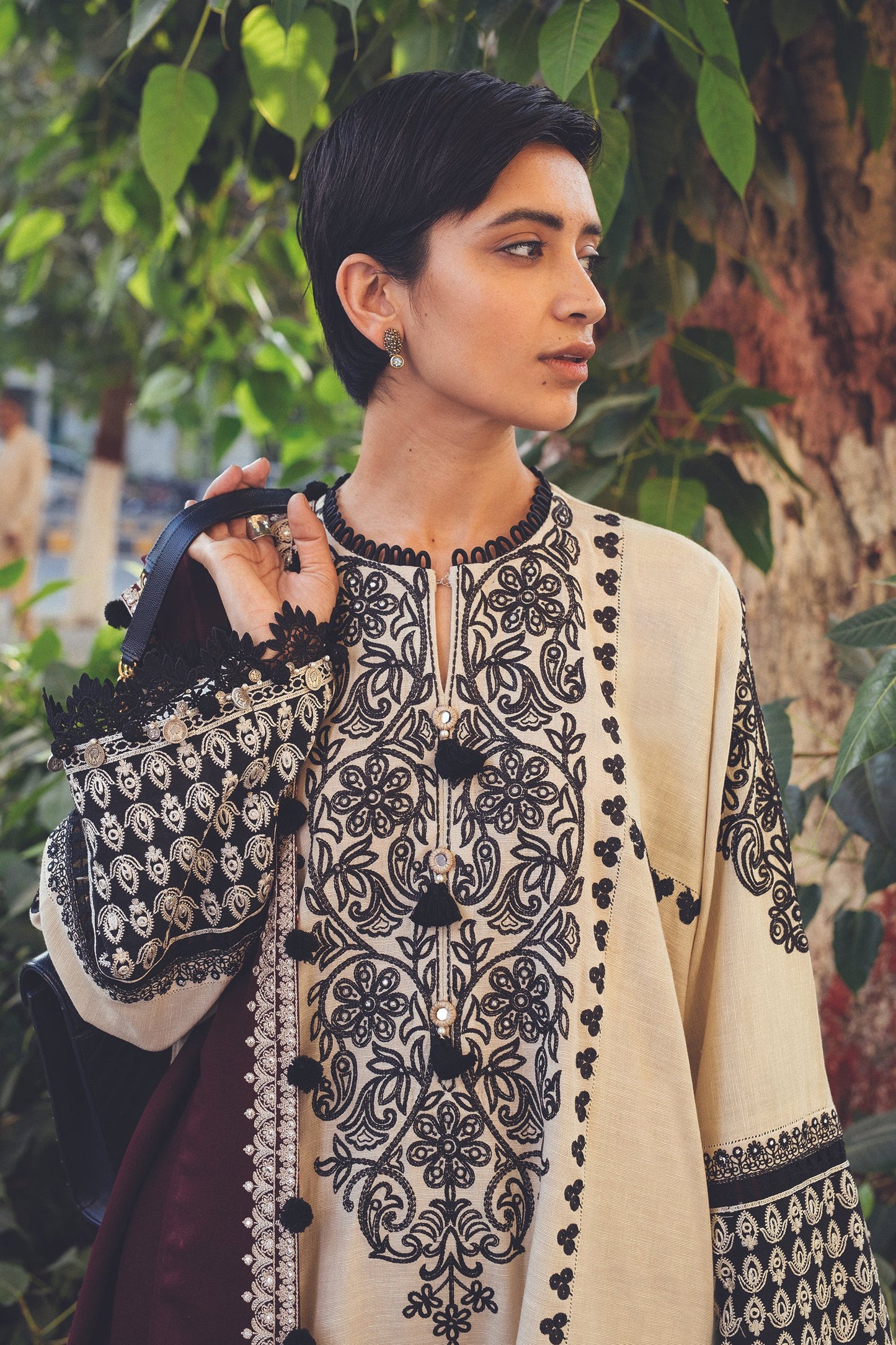 VIDA ZW21-09 | Zaha Hamrahi Winter Collection 2021 | Unstitched Embroidered Khaddar Suits