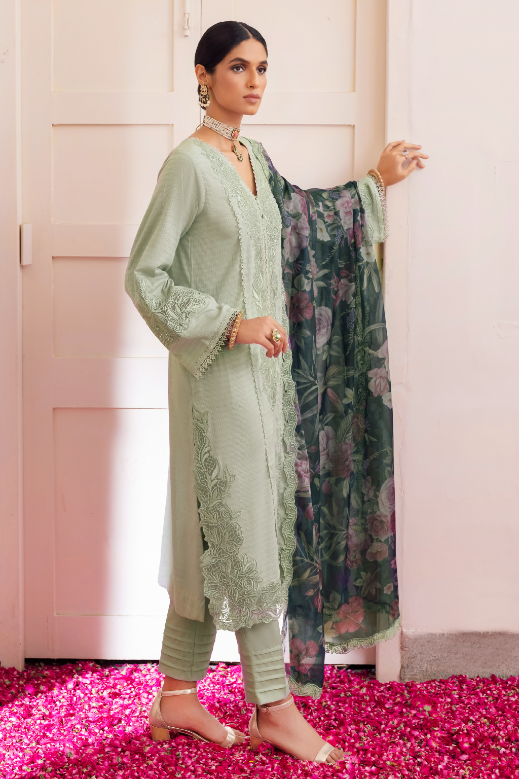 AL-05 Insha | Iznik Aashiyan Embroidered Unstitched Festive Lawn Collection23