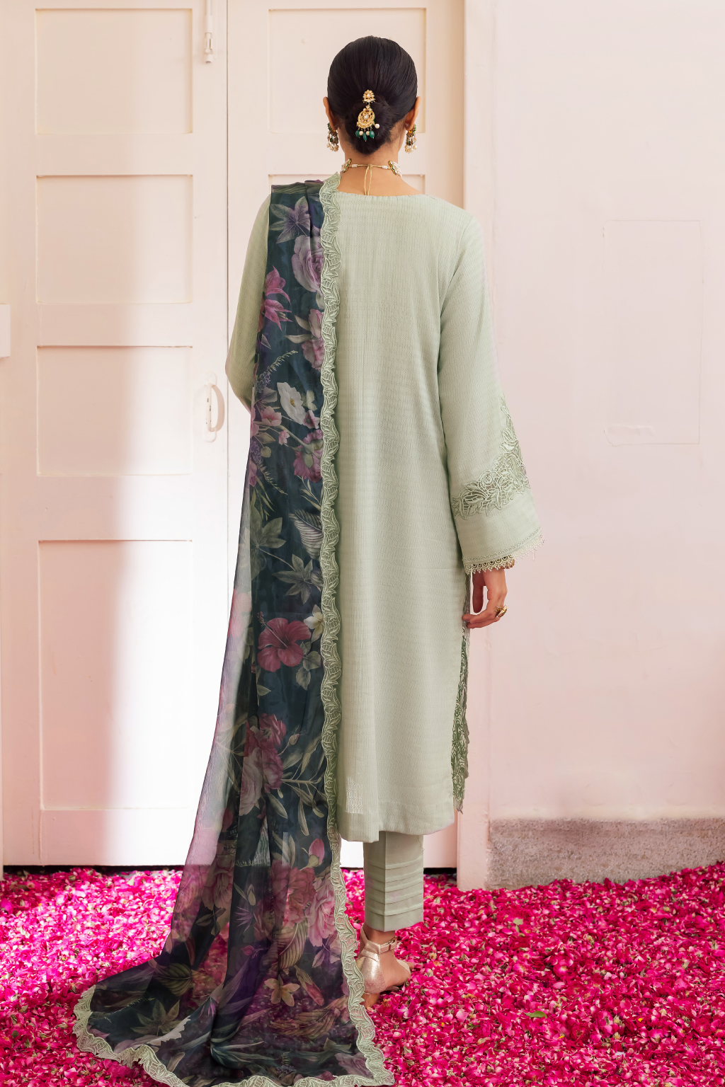 AL-05 Insha | Iznik Aashiyan Embroidered Unstitched Festive Lawn Collection23
