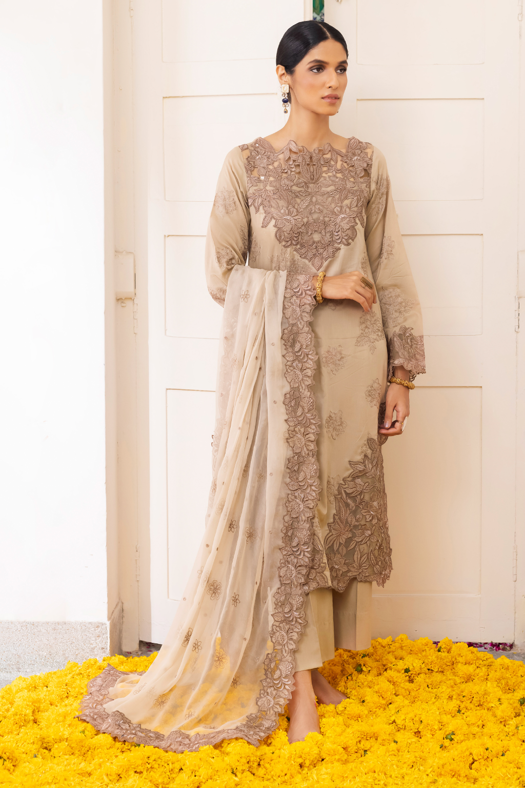 AL-09 Farsana | Iznik Aashiyan Embroidered unstitched Festive Lawn Collection23