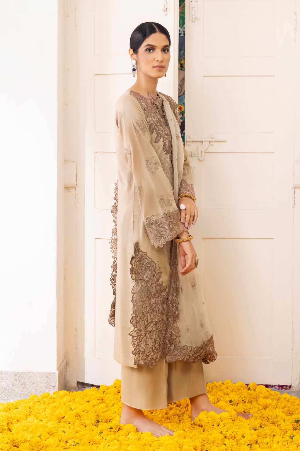 AL-09 Farsana | Iznik Aashiyan Embroidered unstitched Festive Lawn Collection23