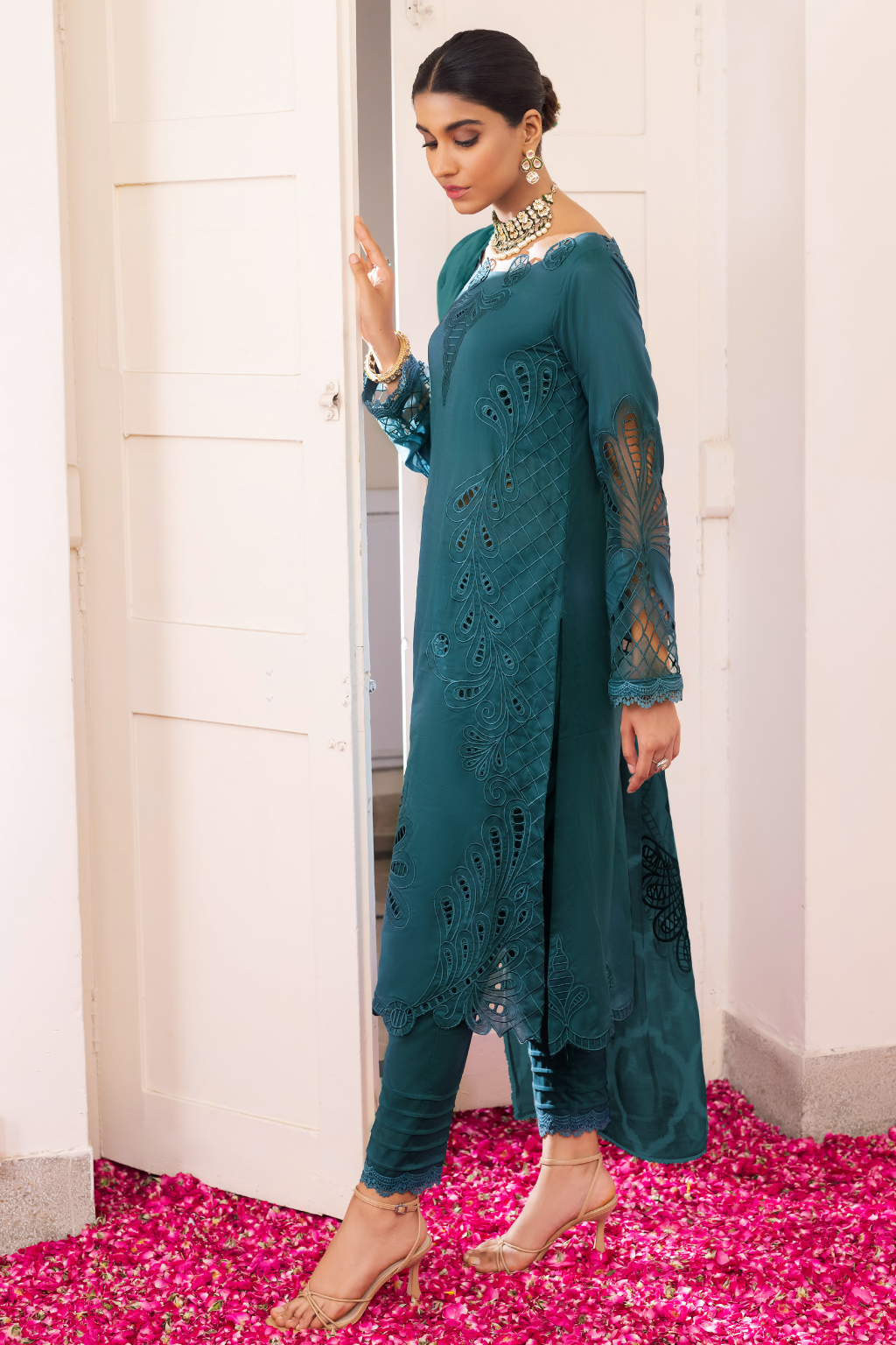 AL-12 Alzena | Iznik Aashiyan Embroidered unstitched Festive Lawn Collection23