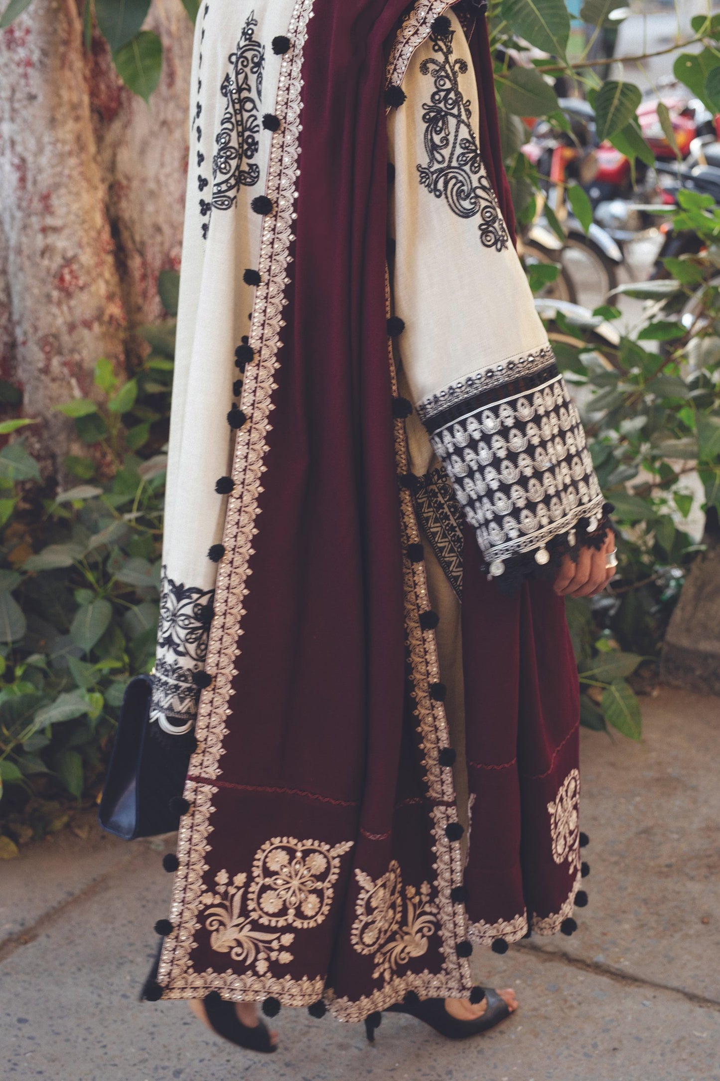 VIDA ZW21-09 | Zaha Hamrahi Winter Collection 2021 | Unstitched Embroidered Khaddar Suits