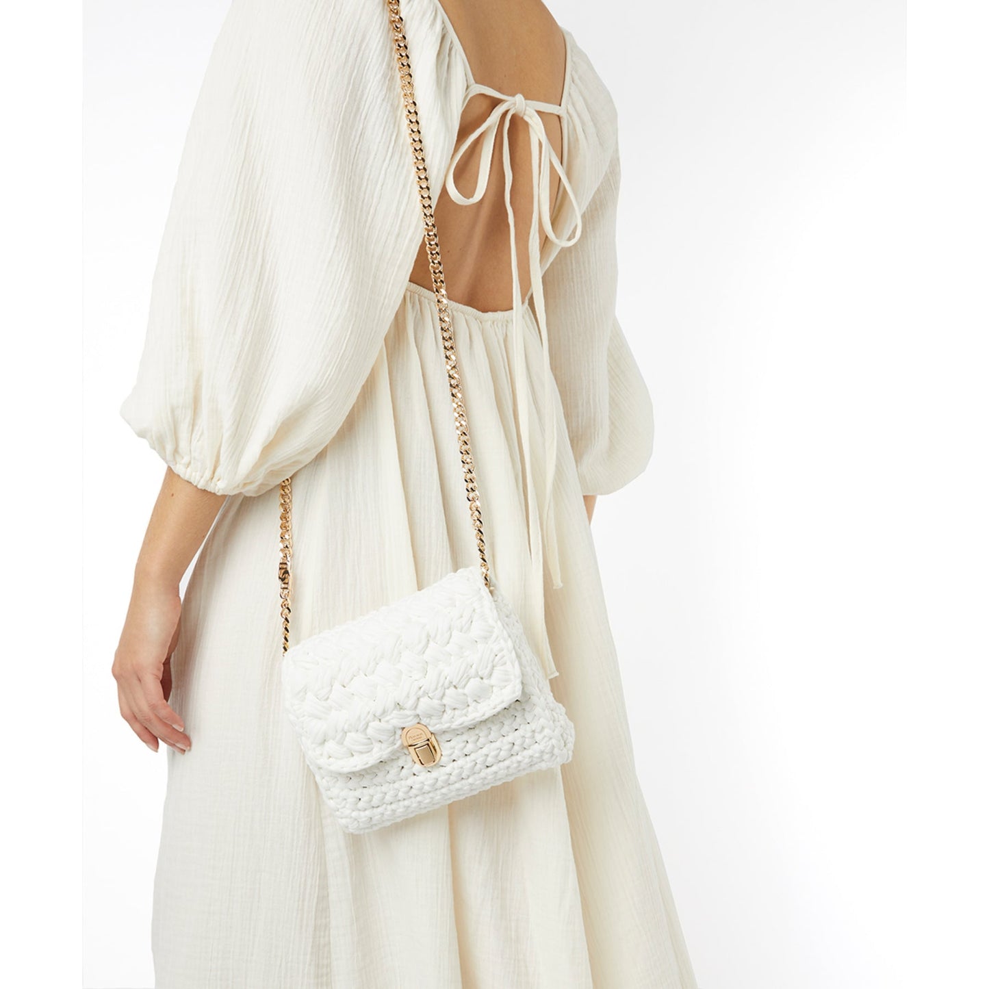 DAINTRY - WHITE