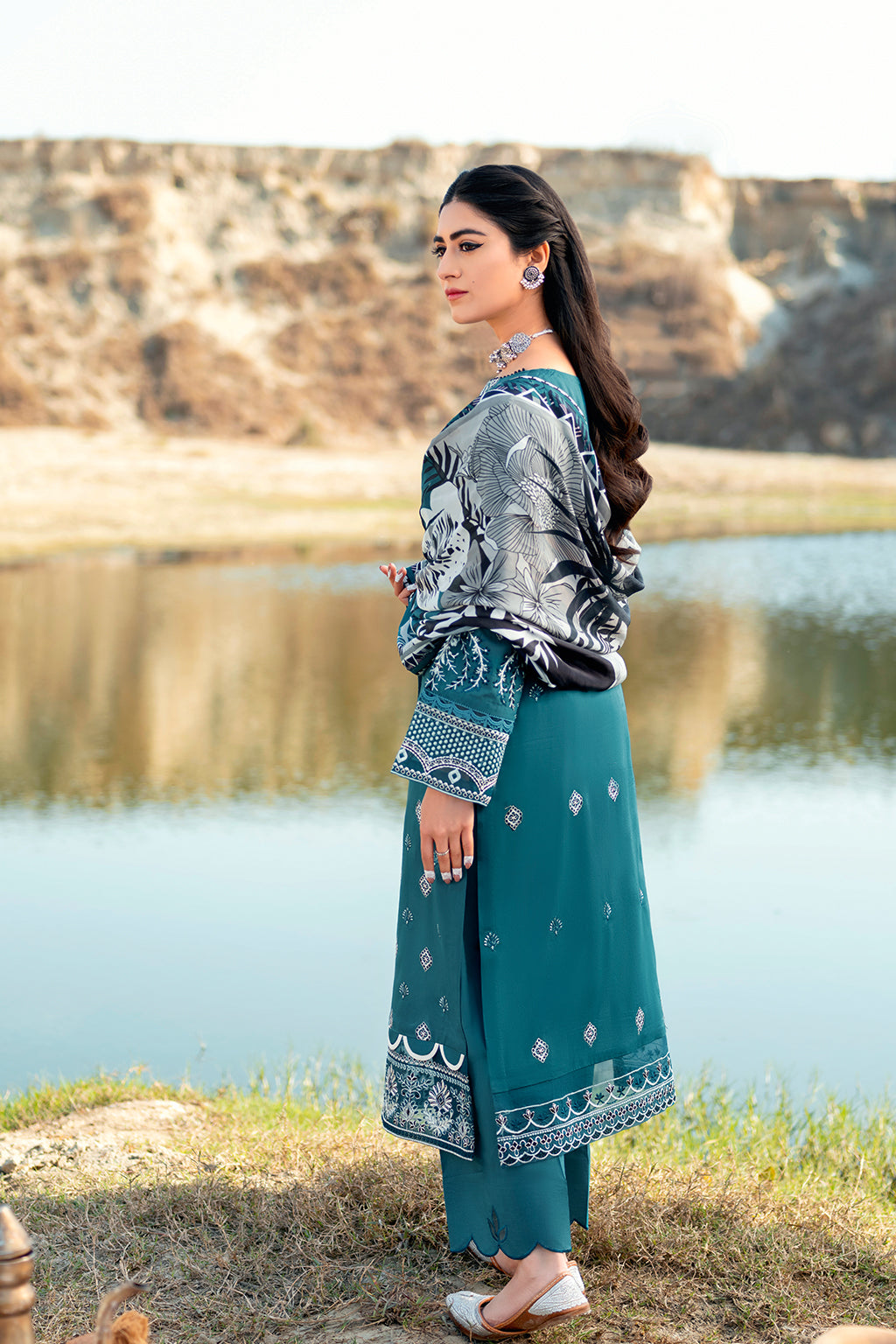 Y-603 | Ramsha Riwayat Luxury Lawn Vol 7Collection | Unstitched Lawn Embroidered Suits