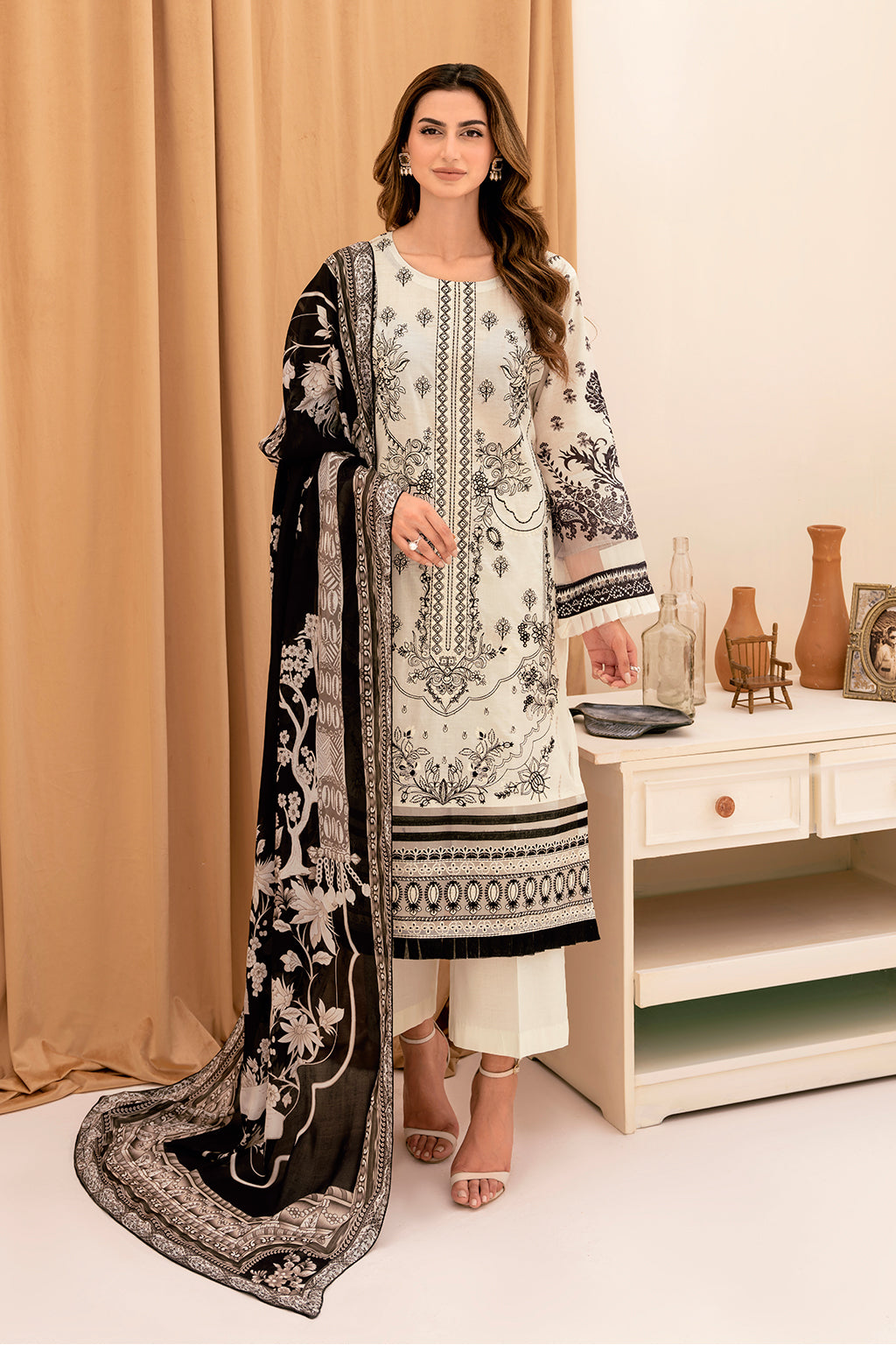 Y-704 | Ramsha Riwayat Luxury Lawn Vol 7 Collection | Unstitched Lawn Embroidered Suits