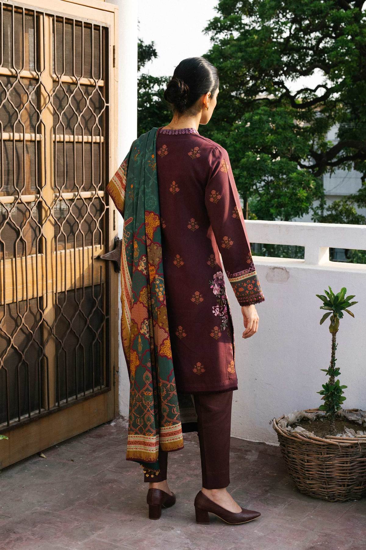 ZW21-5B | Zara Shahjahan Coco Winter 2021 Collection | Unstitched Embroidered linen Suits