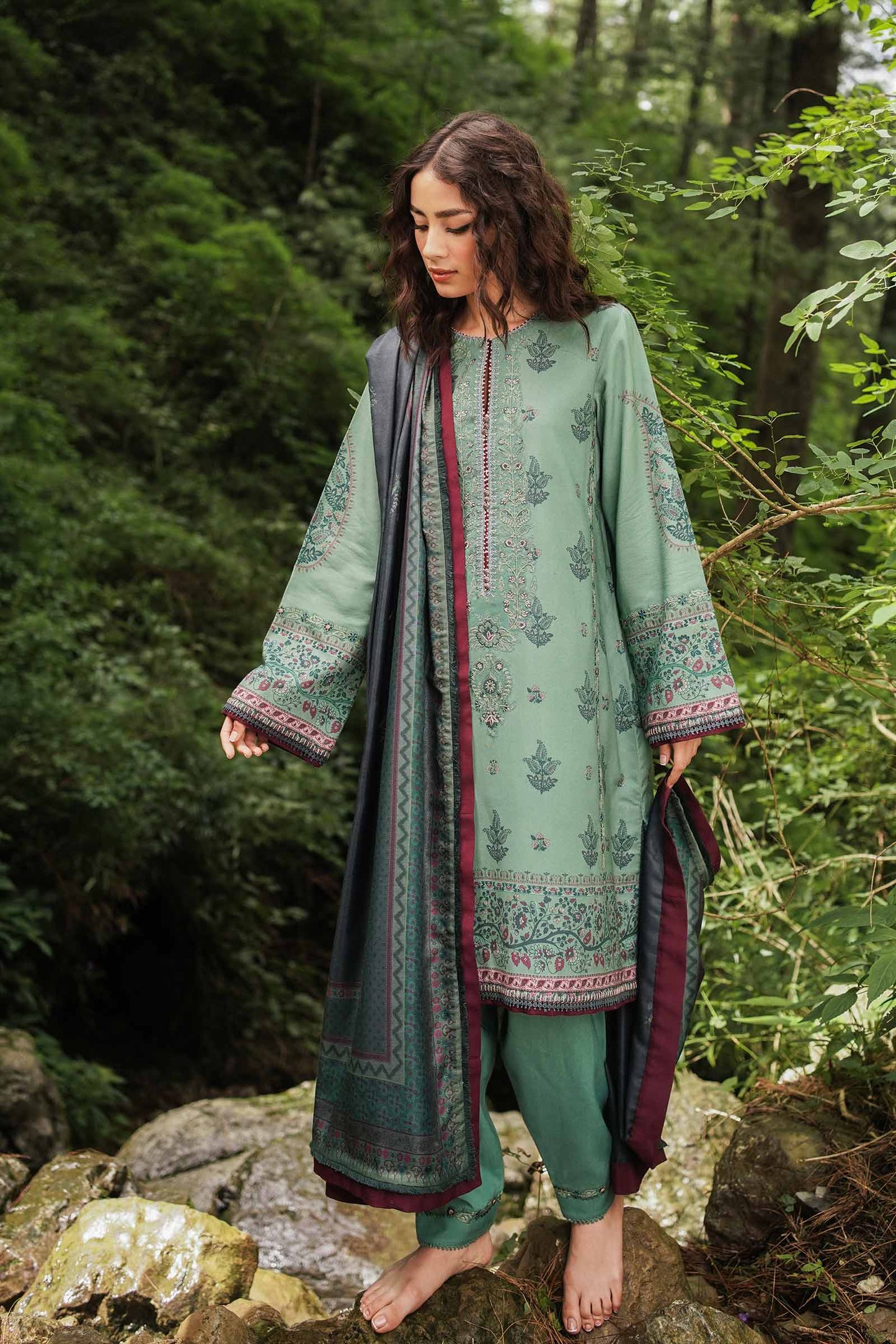 ZW22-4A | Zara Shahjahan Coco Winter Collection 2022 | Unstitched Embroidered Khaddar Linen Suits