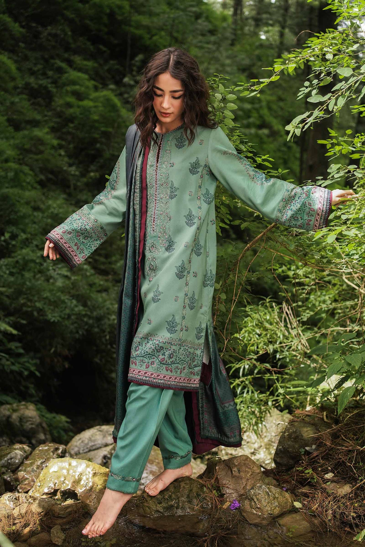 ZW22-4A | Zara Shahjahan Coco Winter Collection 2022 | Unstitched Embroidered Khaddar Linen Suits