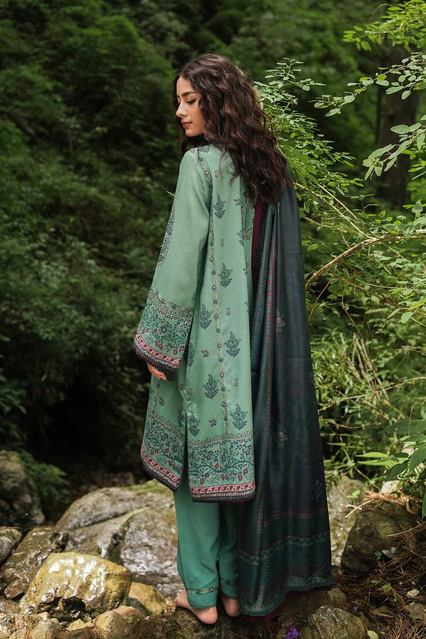 ZW22-4A | Zara Shahjahan Coco Winter Collection 2022 | Unstitched Embroidered Khaddar Linen Suits