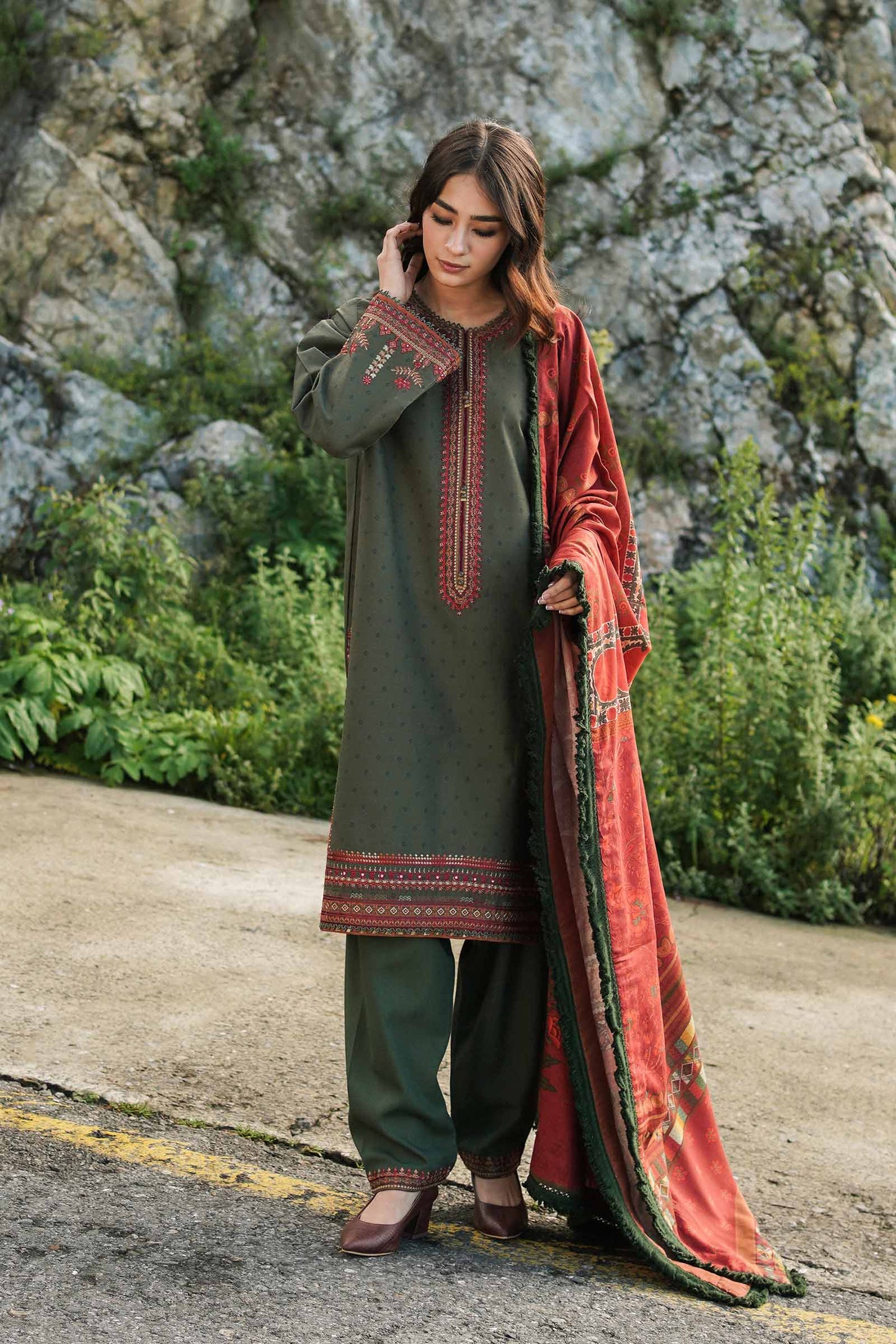 ZW22-7A | Zara Shahjahan Coco Winter Collection 2022 | Unstitched Embroidered Khaddar Linen Suits