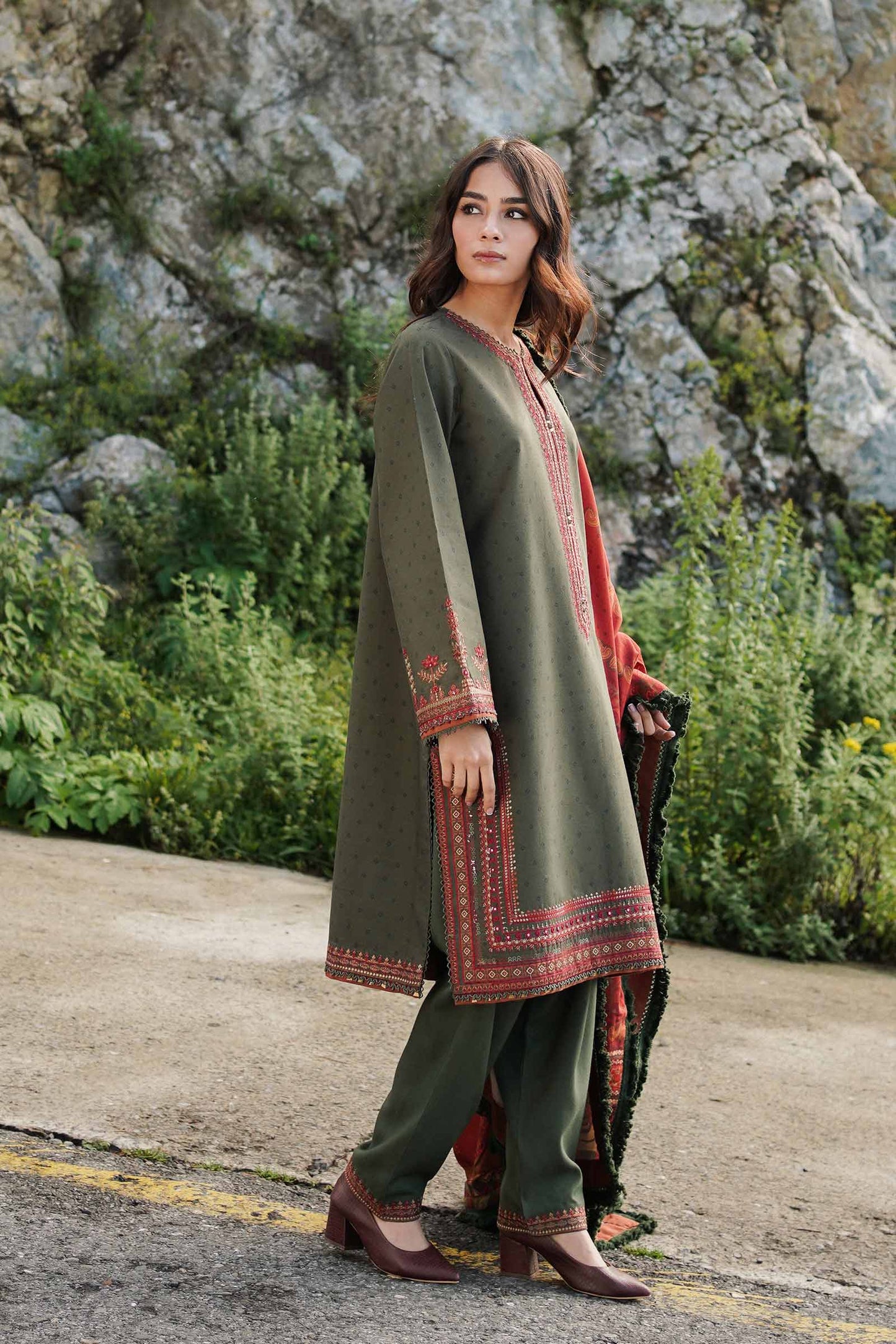ZW22-7A | Zara Shahjahan Coco Winter Collection 2022 | Unstitched Embroidered Khaddar Linen Suits